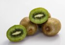 Kiwi mit oder ohne Schale essen?