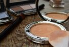 Make-up-Flecken entfernen