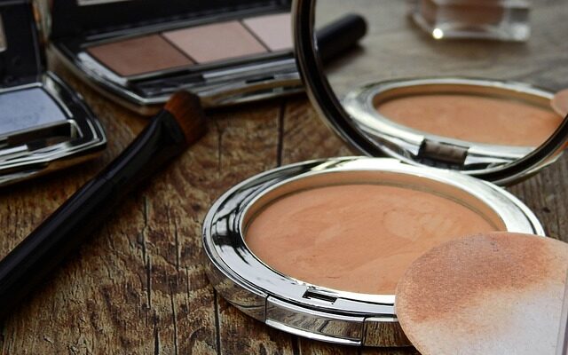 Make-up-Flecken entfernen